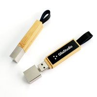 BAMBUSOVÝ USB FLASH DISK S KOŽENÝM POUTKEM A LED LOGEM