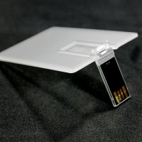 CRYSTAL USB FLASH DISK VE FORMÁTU KREDITNÍ KARTY